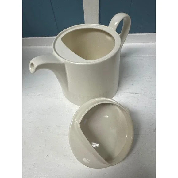 Vtg Wedgwood Teapot England 1999 Beige Ivory Textured Pattern‎ PAUL COSTELLO